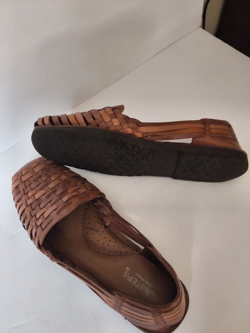 Woven Leather Slip On Sandal/Loafer Style - Picture 4 of 4